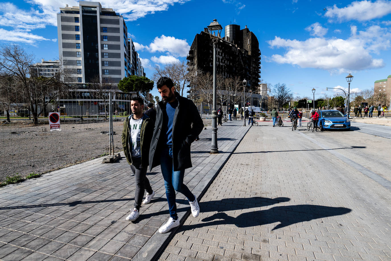 Campanar: El barrio herido en el que la vida sigue