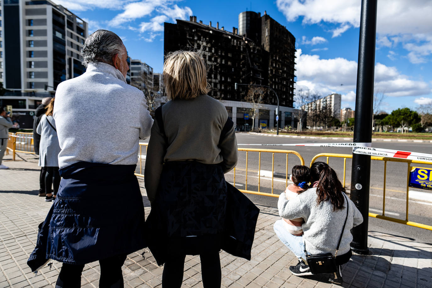 Campanar: El barrio herido en el que la vida sigue