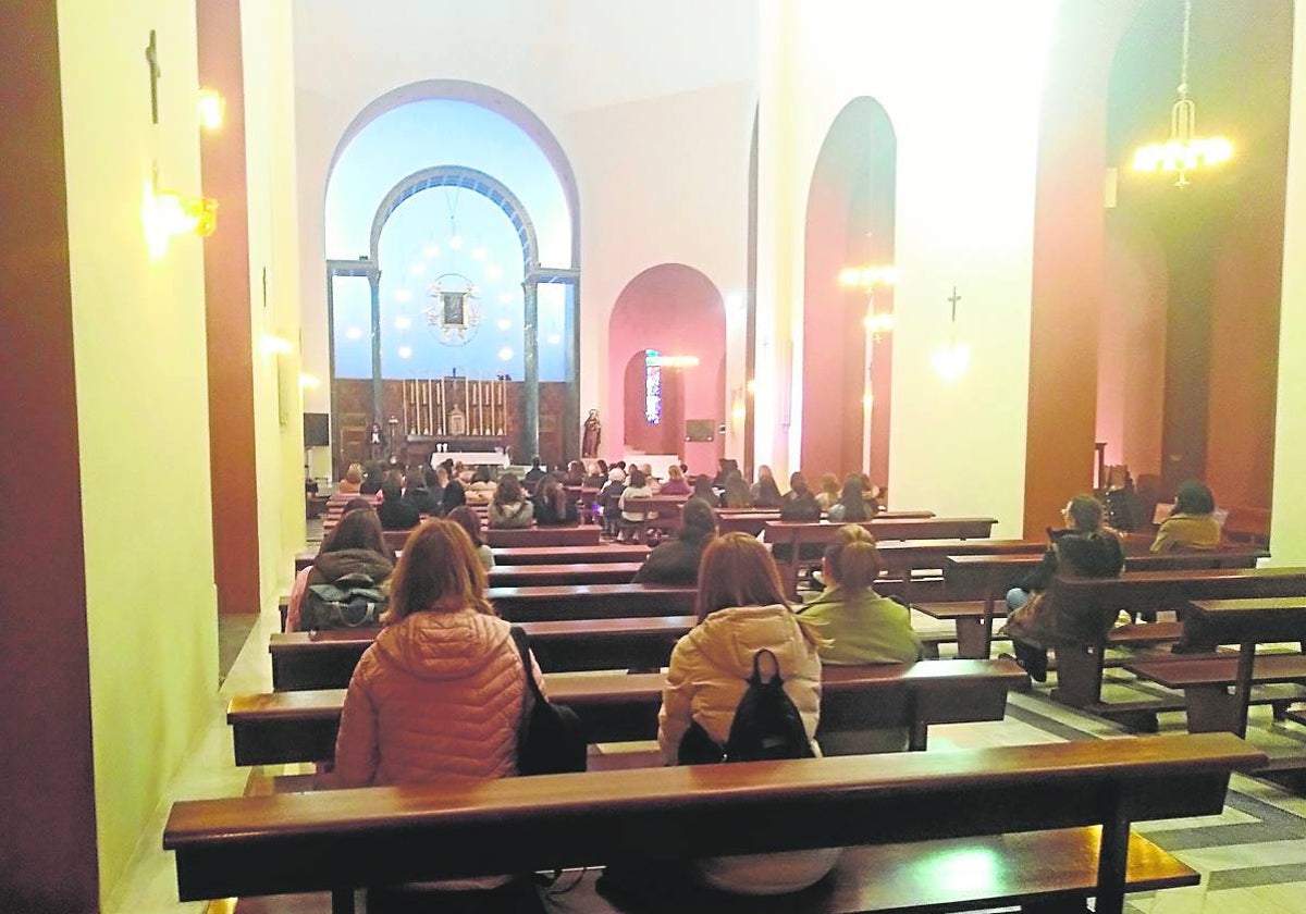 Oración en recuerdo de Marta, en el colegio Jesús y María, del que era exalumna.