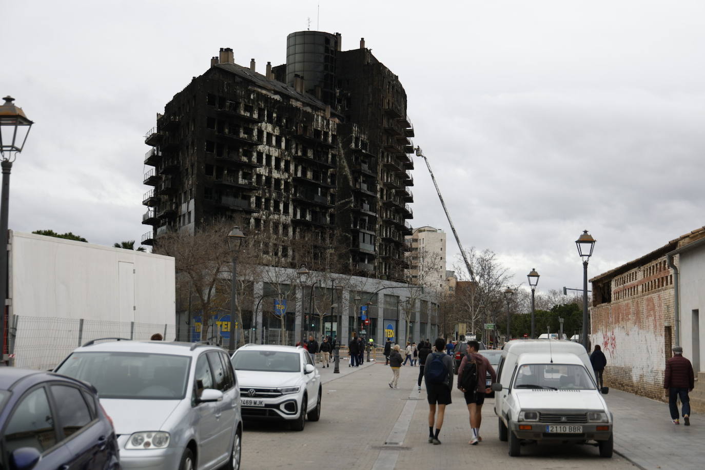 Fotos del altar en honor a las víctimas del incendio de Valencia