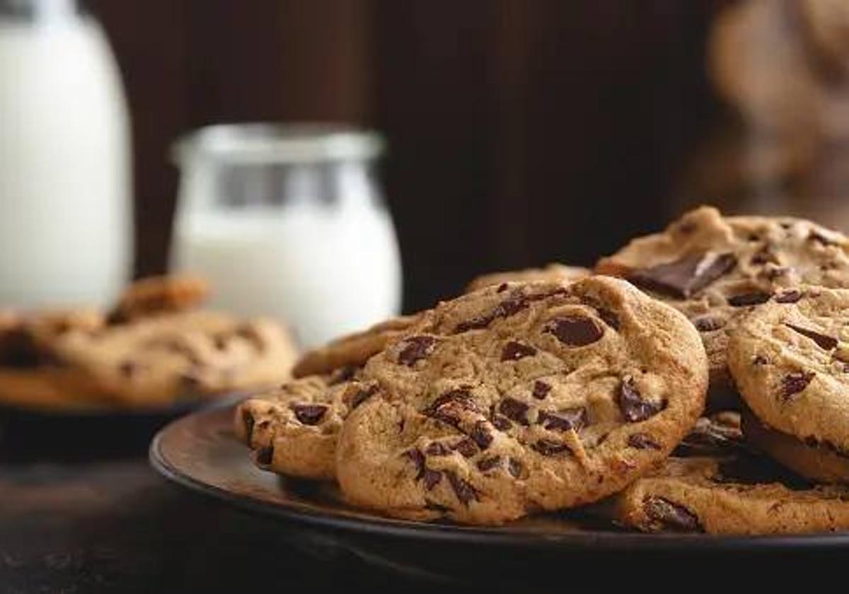 Galletas con chips de chocolate en una imagen de archivo.