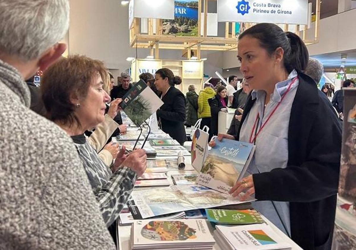 Más de 1500 personas visitan el stand de Castellón en la feria turística Navartur 2024