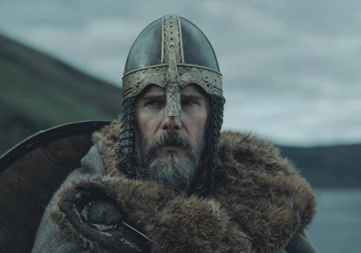 Ethan Hawke es el rey Aurvandil en 'El Hombre del Norte'.