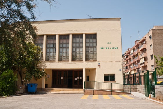 Actual edificio del instituto de Alzira.