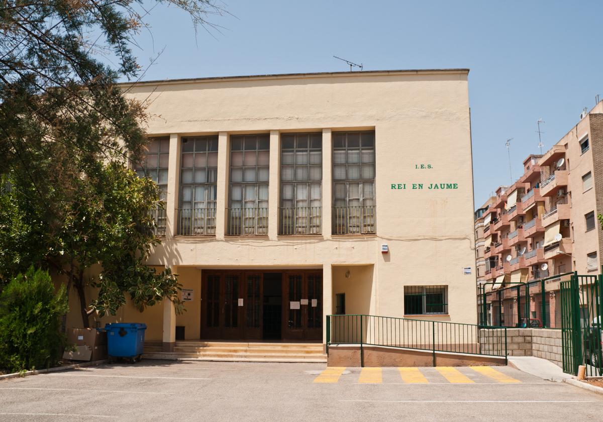 Actual edificio del instituto de Alzira.