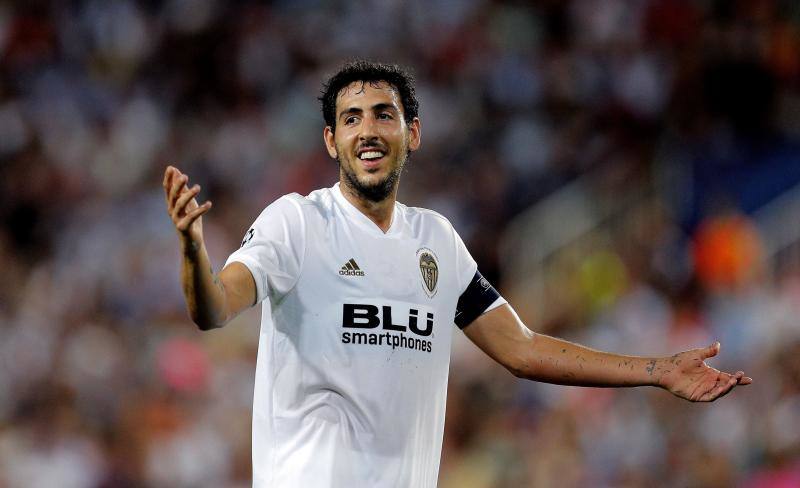 Canterano del Real Madrid hasta el 2009 que fue traspasado al Getafe. En el 2011, se marchó al Valencia, donde permaneció hasta el 2020, que fue vendido al Villarreal, su club vecino.