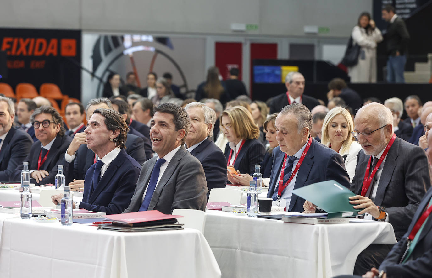 Fotos: Aznar acude a la asamblea de AVE, la Asociacion Valenciana de Empresarios