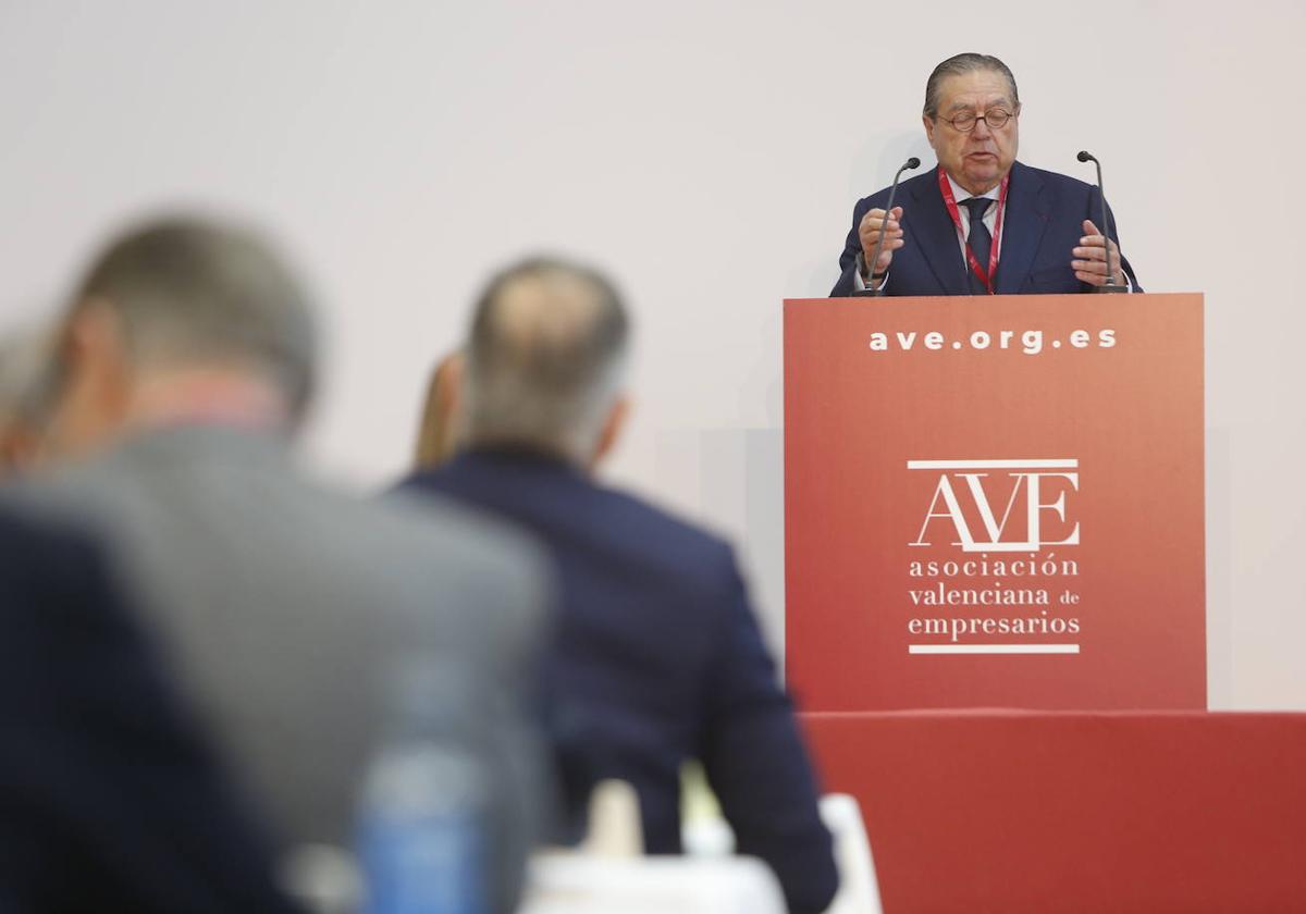 Fotos: Aznar acude a la asamblea de AVE, la Asociacion Valenciana de Empresarios