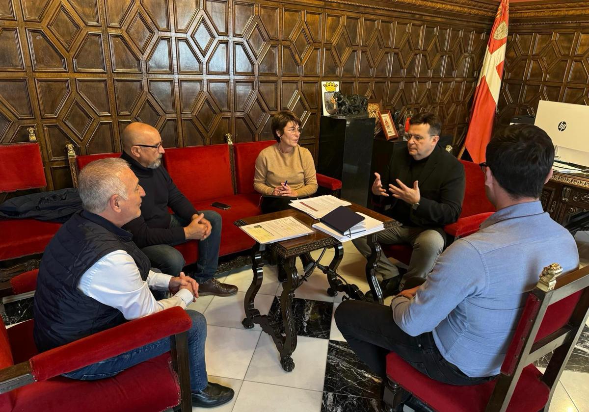 Reunión de los alcaldes y técnicos municipales.