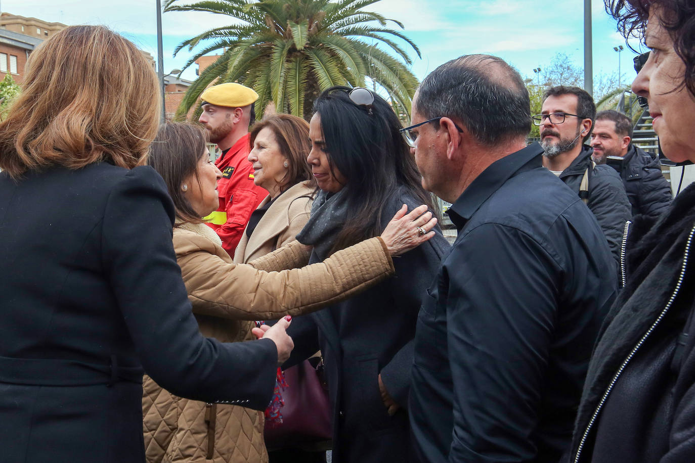 Visita de la ministra Margarita Robles a los bomberos de Valencia