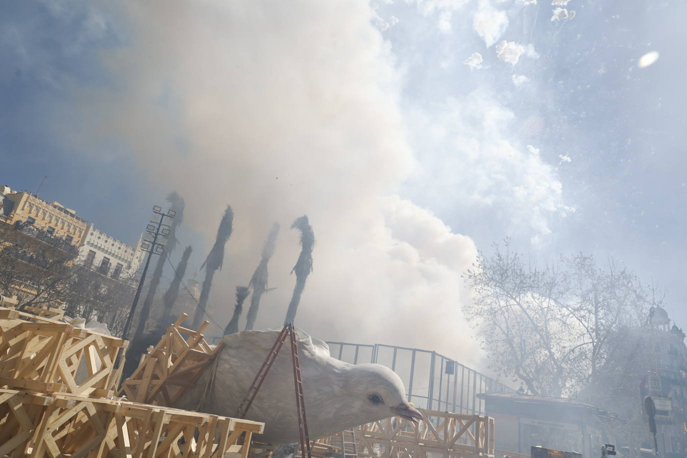 Fotos de la mascletà del 5 de marzo en las Fallas 2024