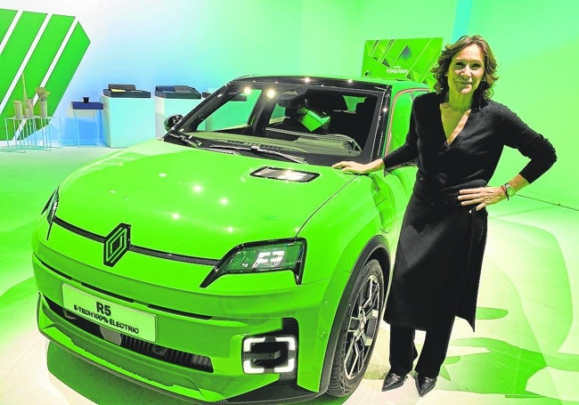 Paula Fabregat es la valenciana que lidera el diseño de los coches pequeños de Renault.