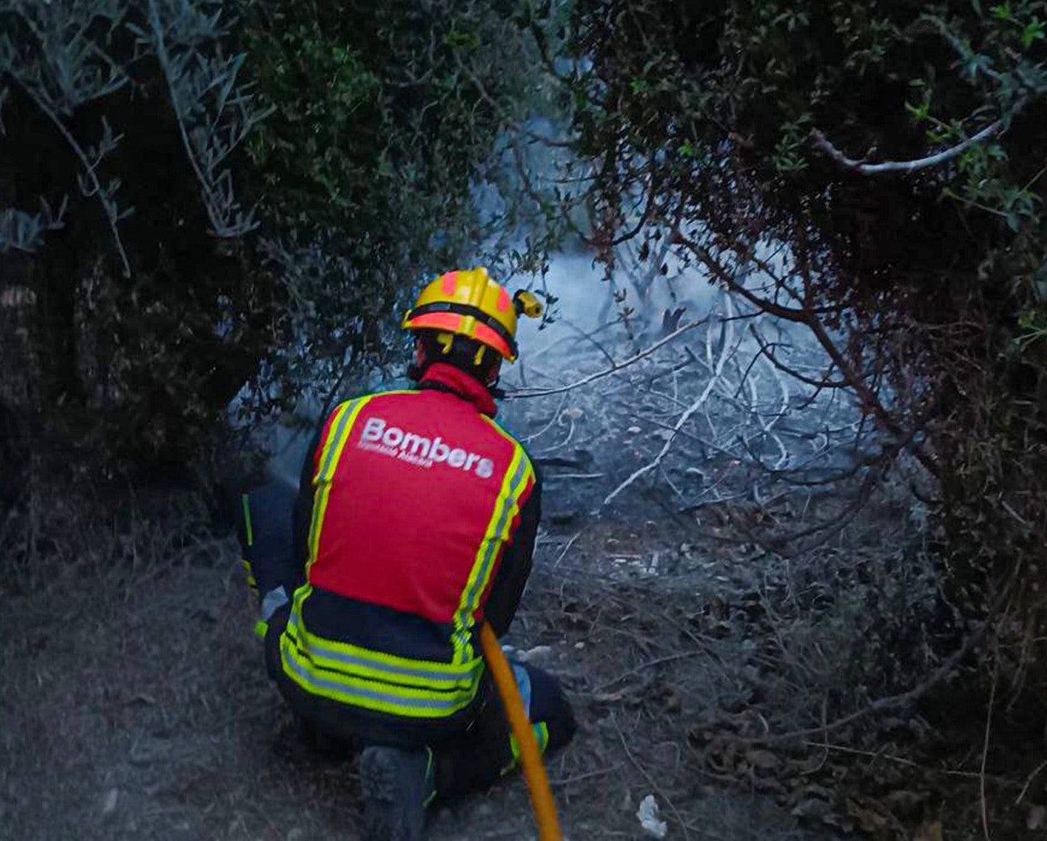 Un efectivo de bomberos del Consorcio Provincial de Alicante, en una imagen de archivo.