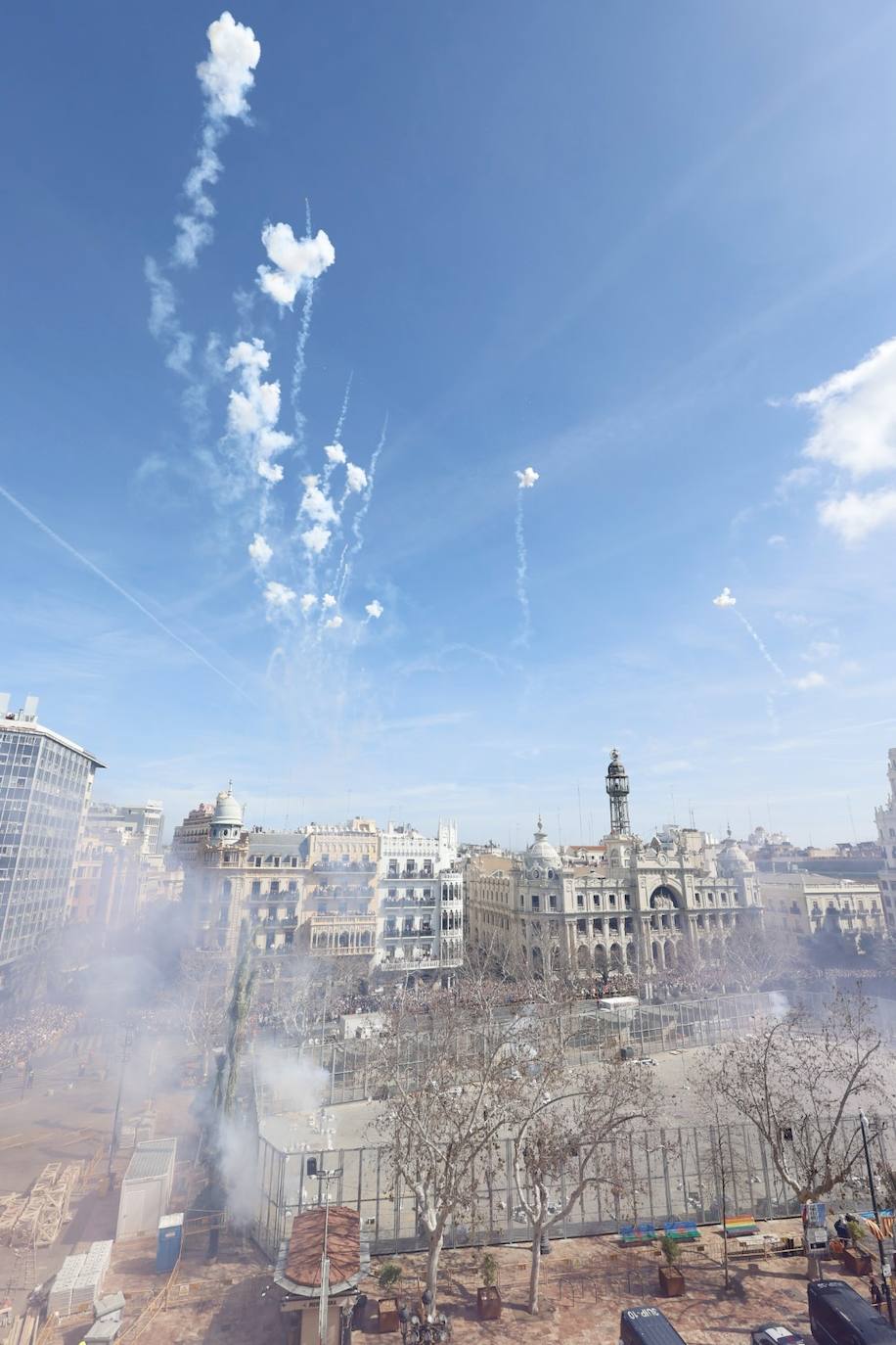 Fotos de la mascletà de Pirotecnia Nadal-Martí del 7 de marzo