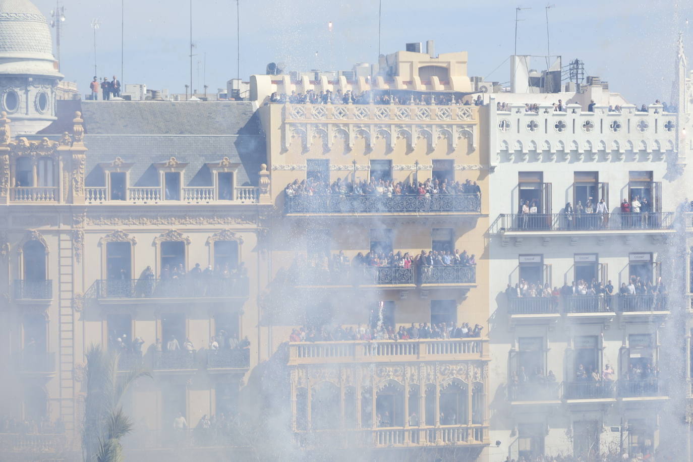 Fotos de la mascletà de Pirotecnia Nadal-Martí del 7 de marzo