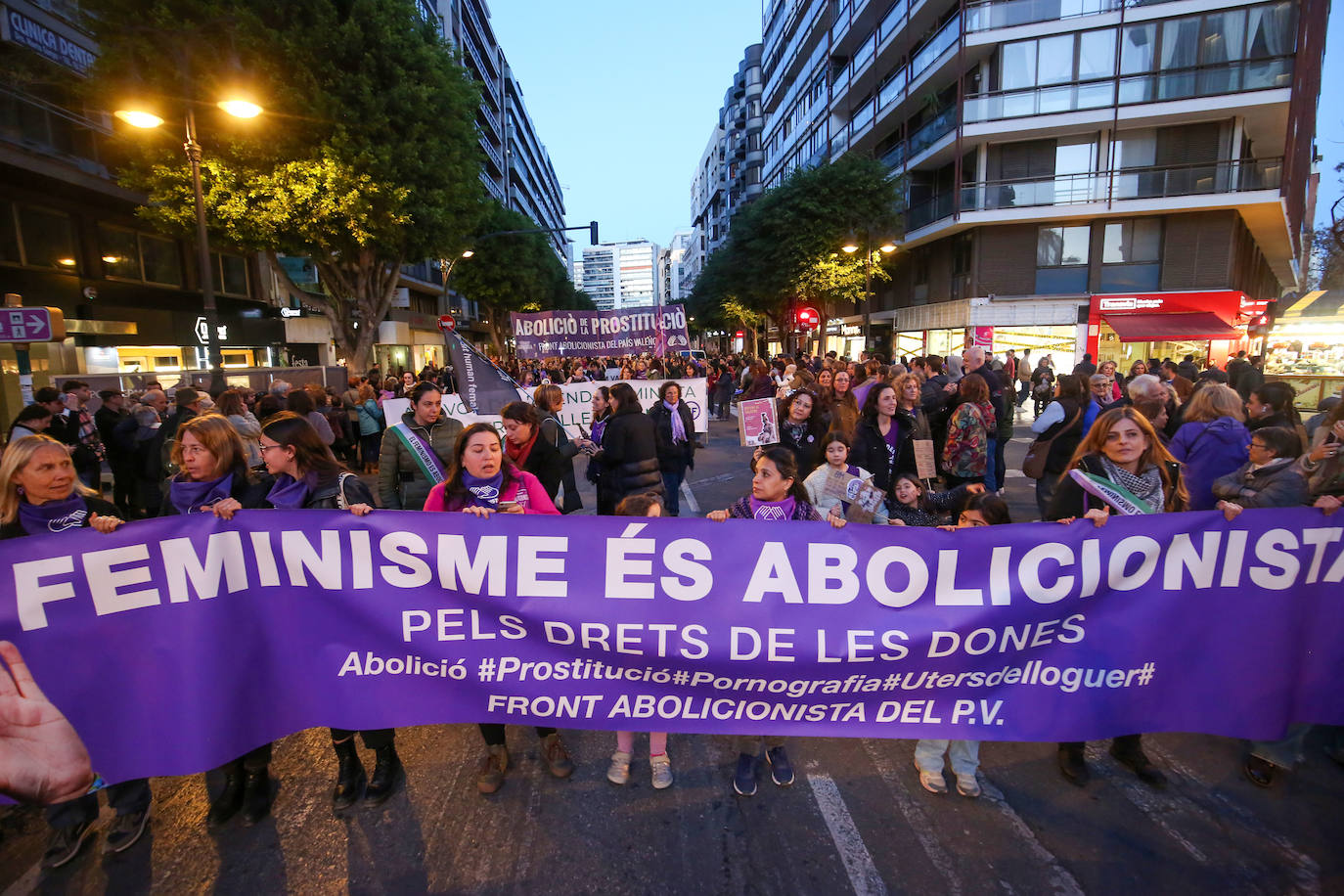 Valencia sale a la calle por el 8M: el Día de la Mujer, en imágenes