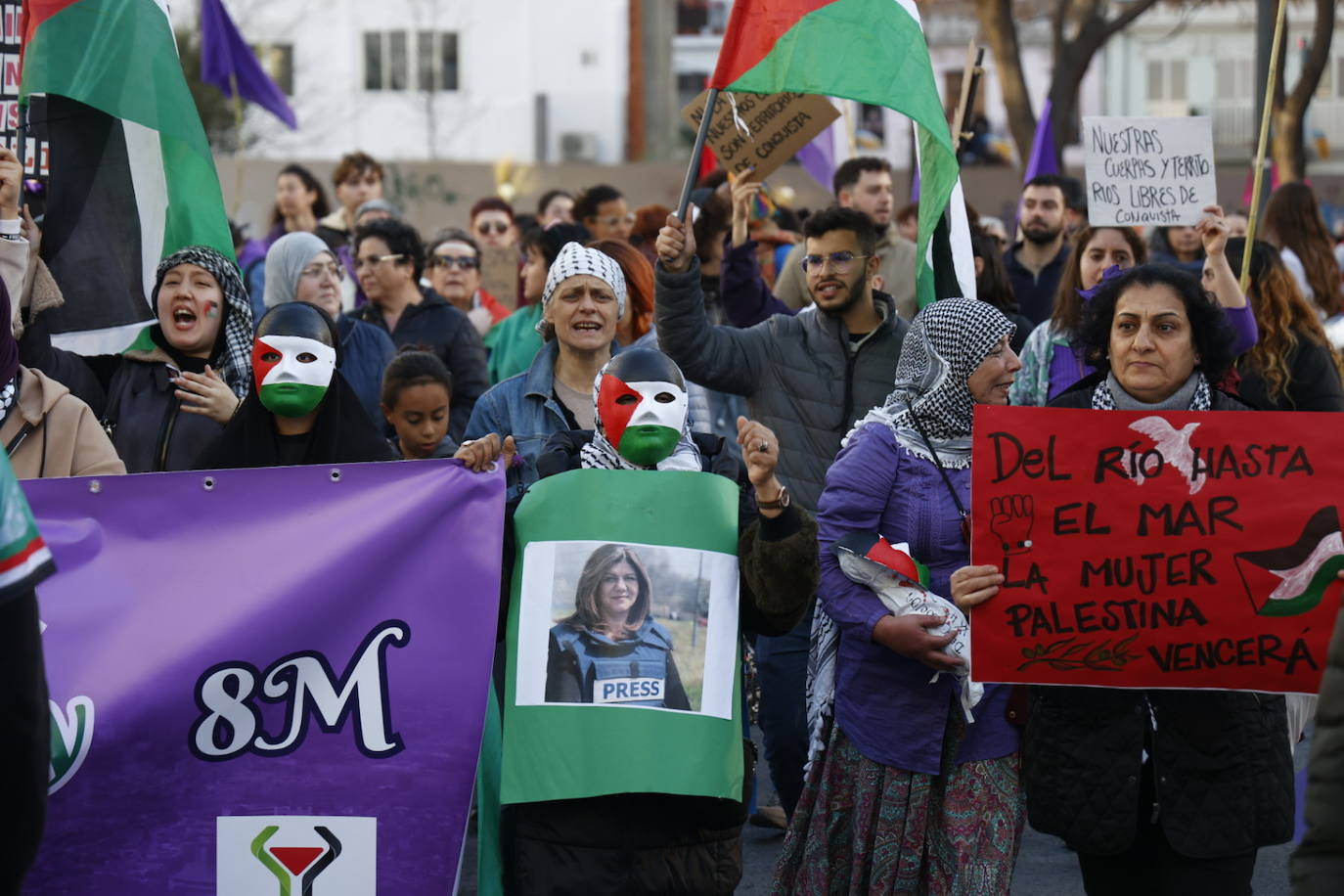 Valencia sale a la calle por el 8M: el Día de la Mujer, en imágenes