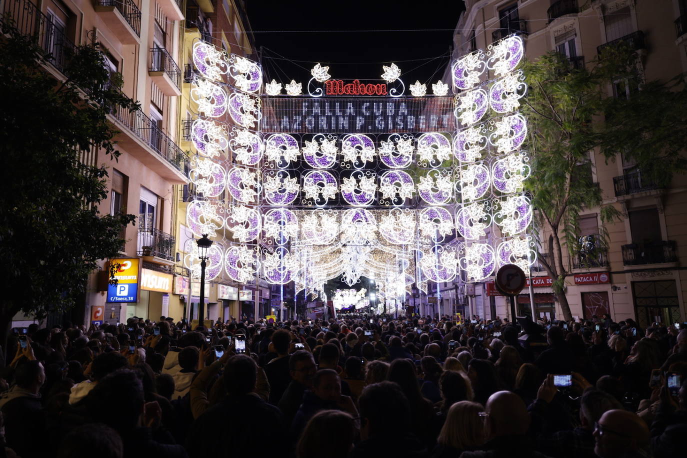 Encendido de luces en la Falla Cuba Literato Azorín