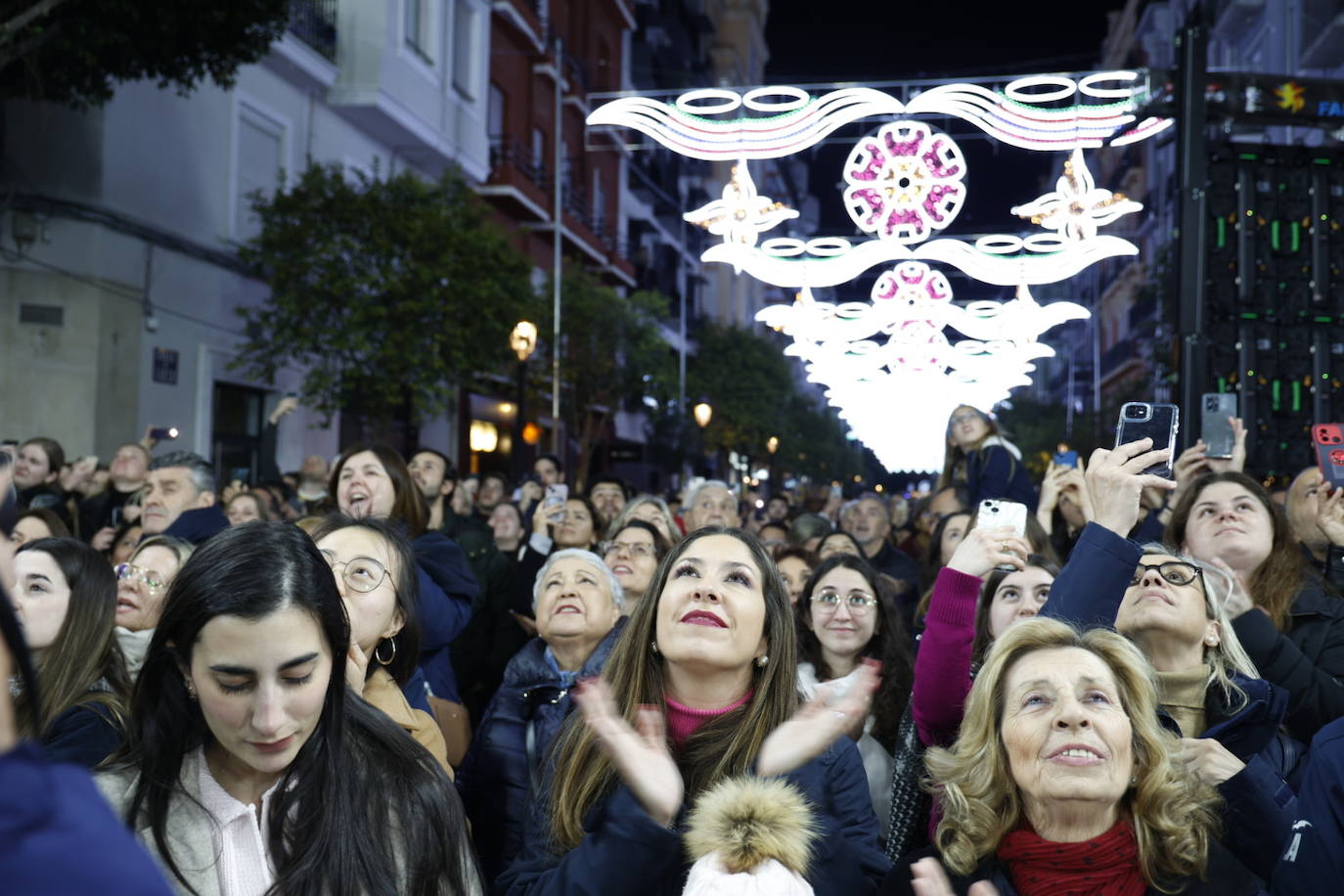 Encendido de luces en la Falla Sueca Literato Azorín