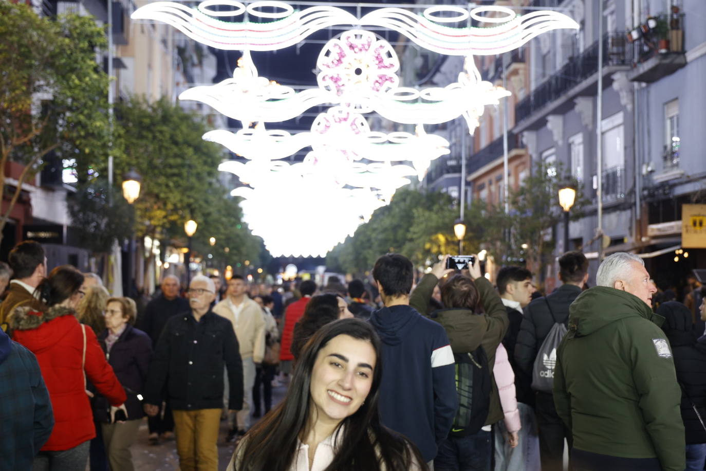 Encendido de luces en la Falla Sueca Literato Azorín