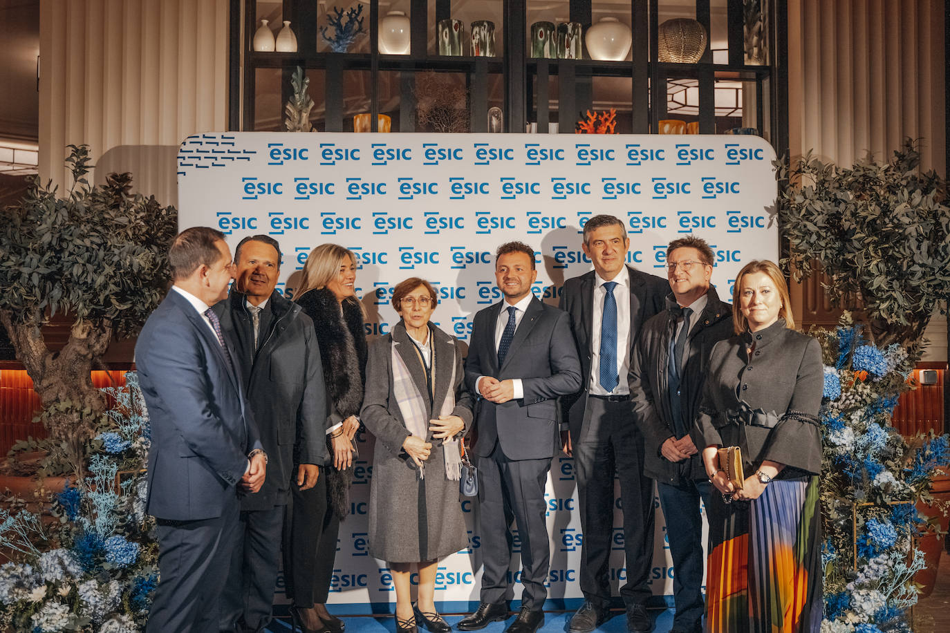 Felipe Llano, de ESIC; Alejandro Monzonís, de Acade; Carmen Valero; Vicenta Rodríguez, de Escuelas Católicas; Eduardo Gómez Martín, presidente de ESIC; Agustín Carrilero; y Alberto Villanueva y Mariola Hernández, de Feceval.