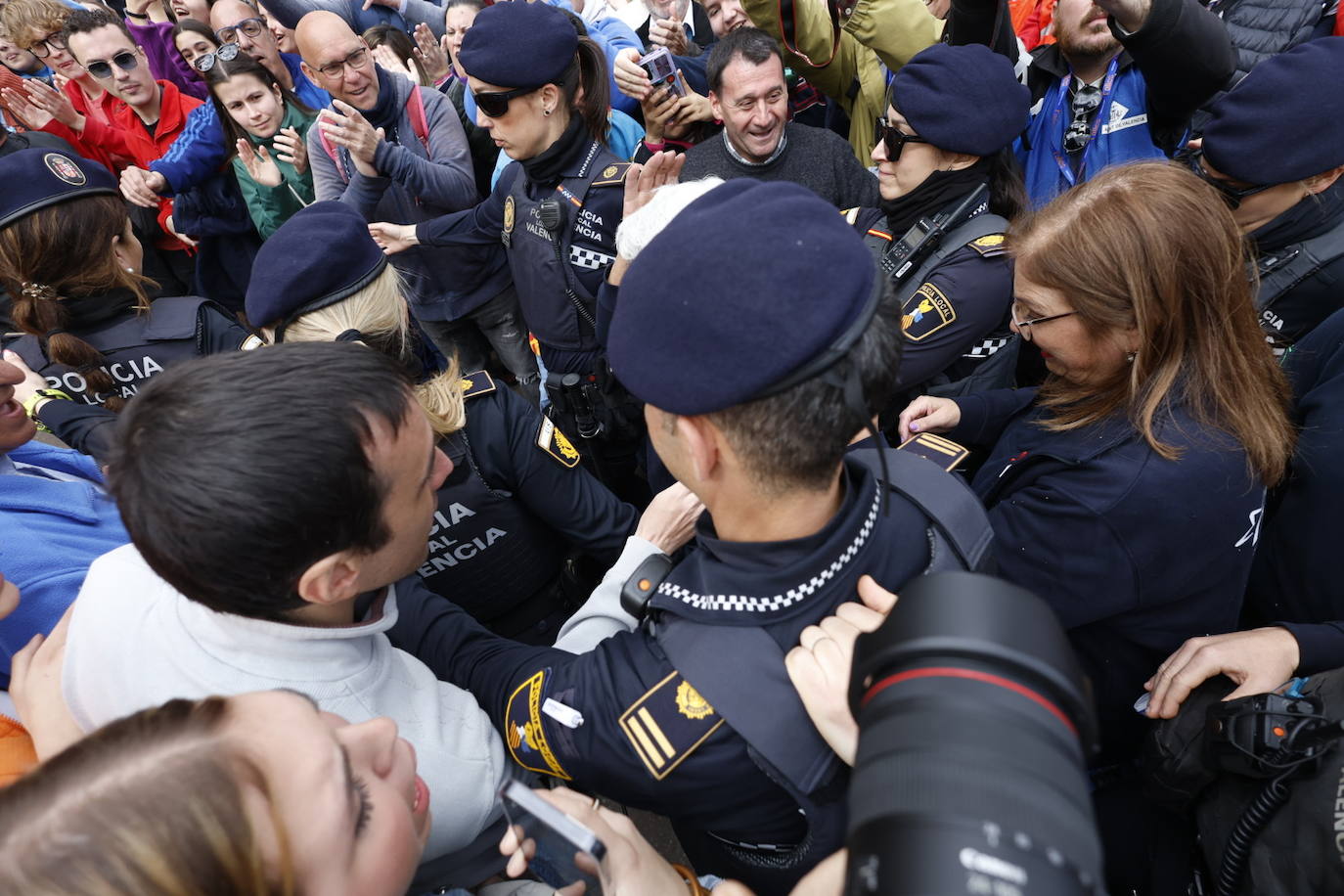 Fotos de la mascletà del 8-M disparada por Reyes Martí en Valencia en Fallas