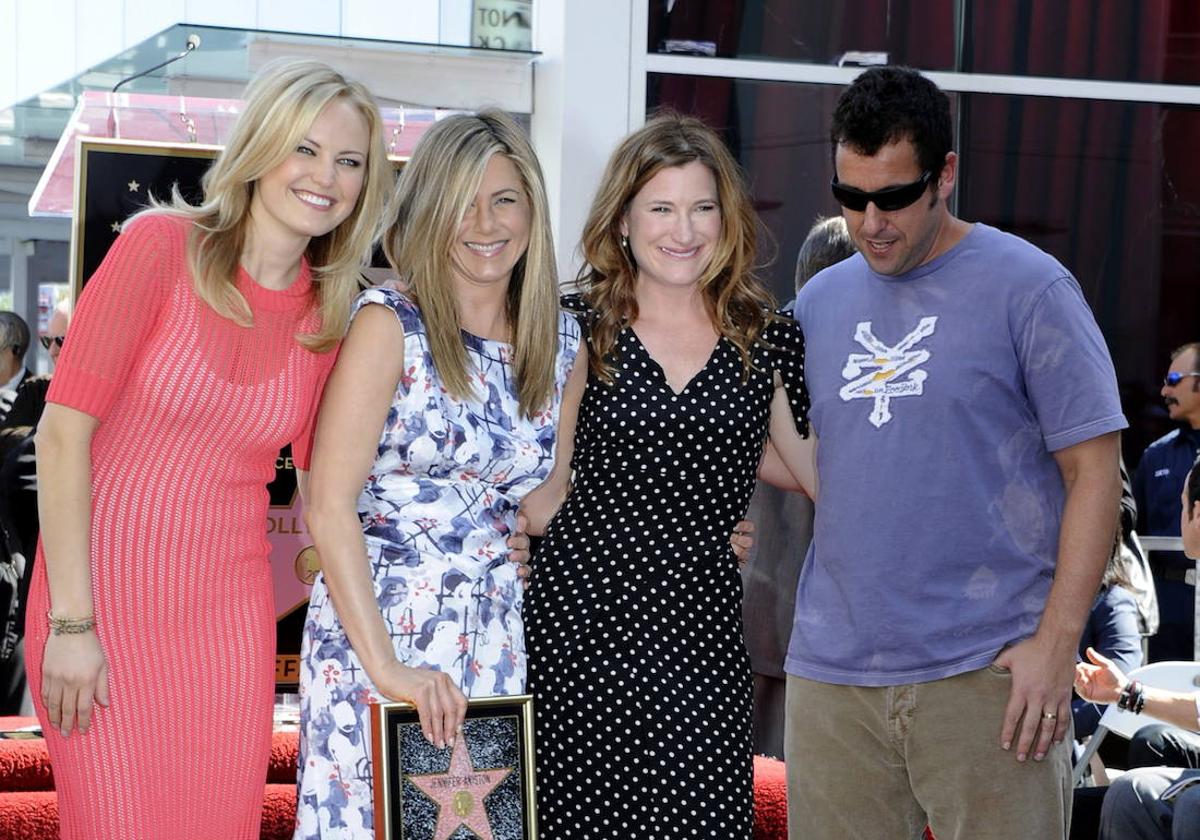 Jennifer Aniston (2i) y Adam Sandler (d), en el top ten de los mejor pagados.