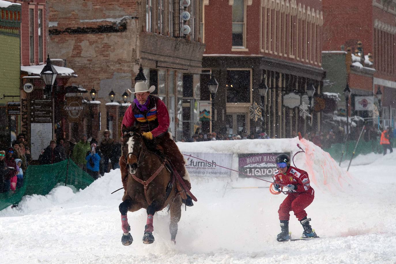 &#039;Skijoring&#039;, el esquí ecuestre toma las calles de Leadville