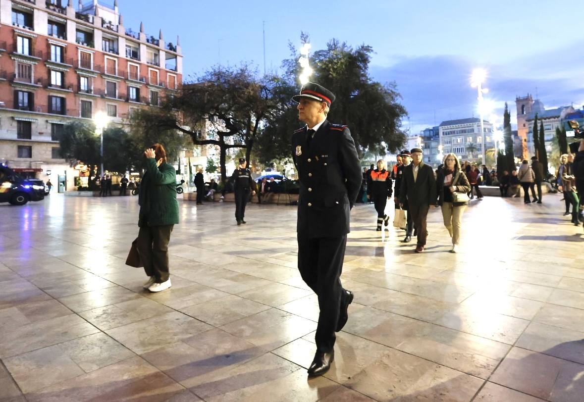 Valencia celebra una misa por las víctimas del incendio de Campanar