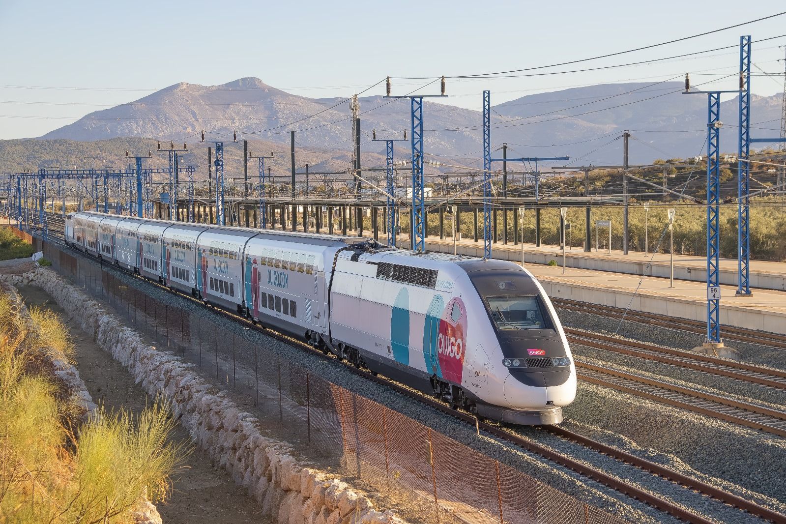 Un tren de Ouigo realiza pruebas en Antequera.