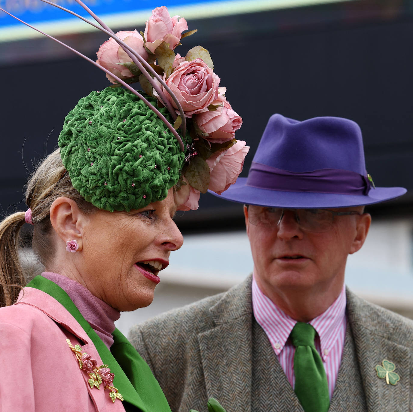 La familia real británica y el glamur de las carreras de caballos