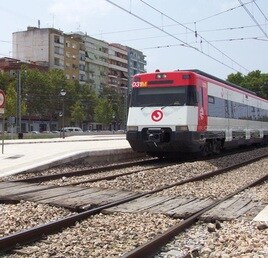 Tren de Cercanías en la estación de Xàtiva.