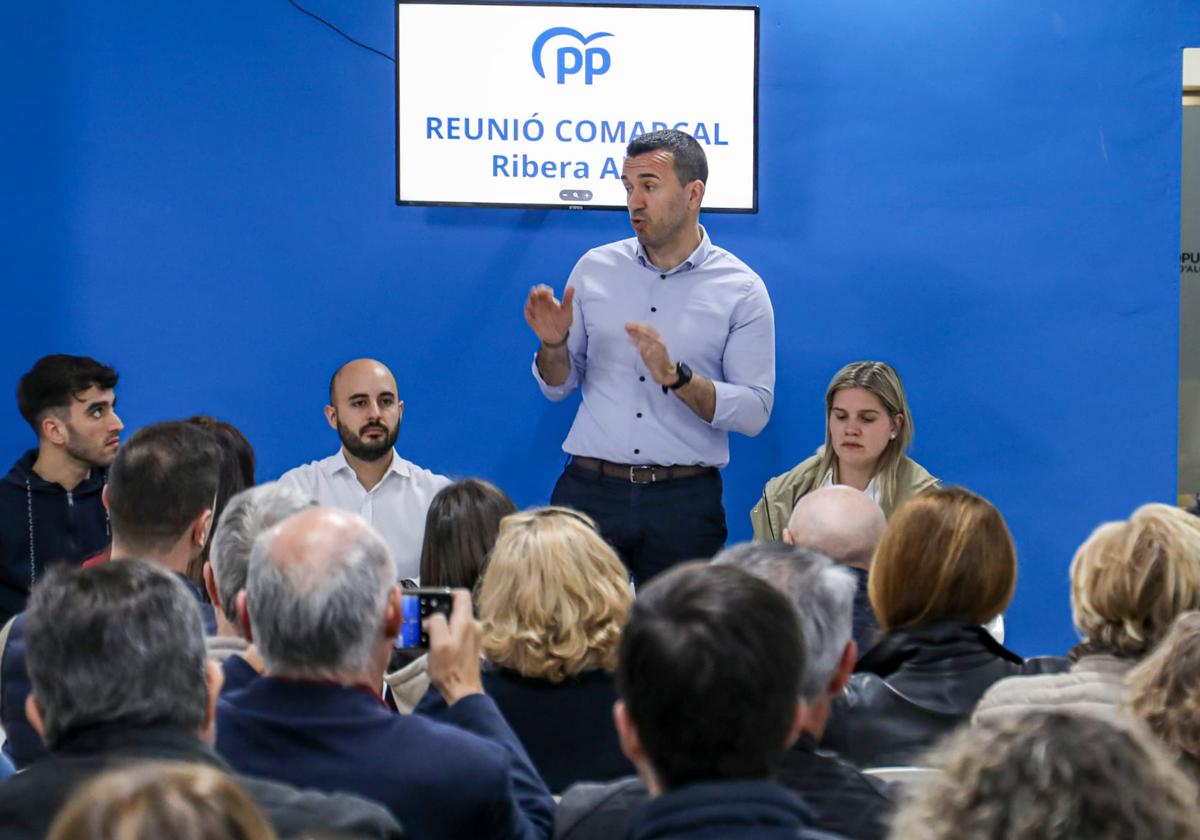 El PP insta a sus representantes de la Ribera Alta a «pisar mucho la calle» para «ganar» las elecciones de 2027