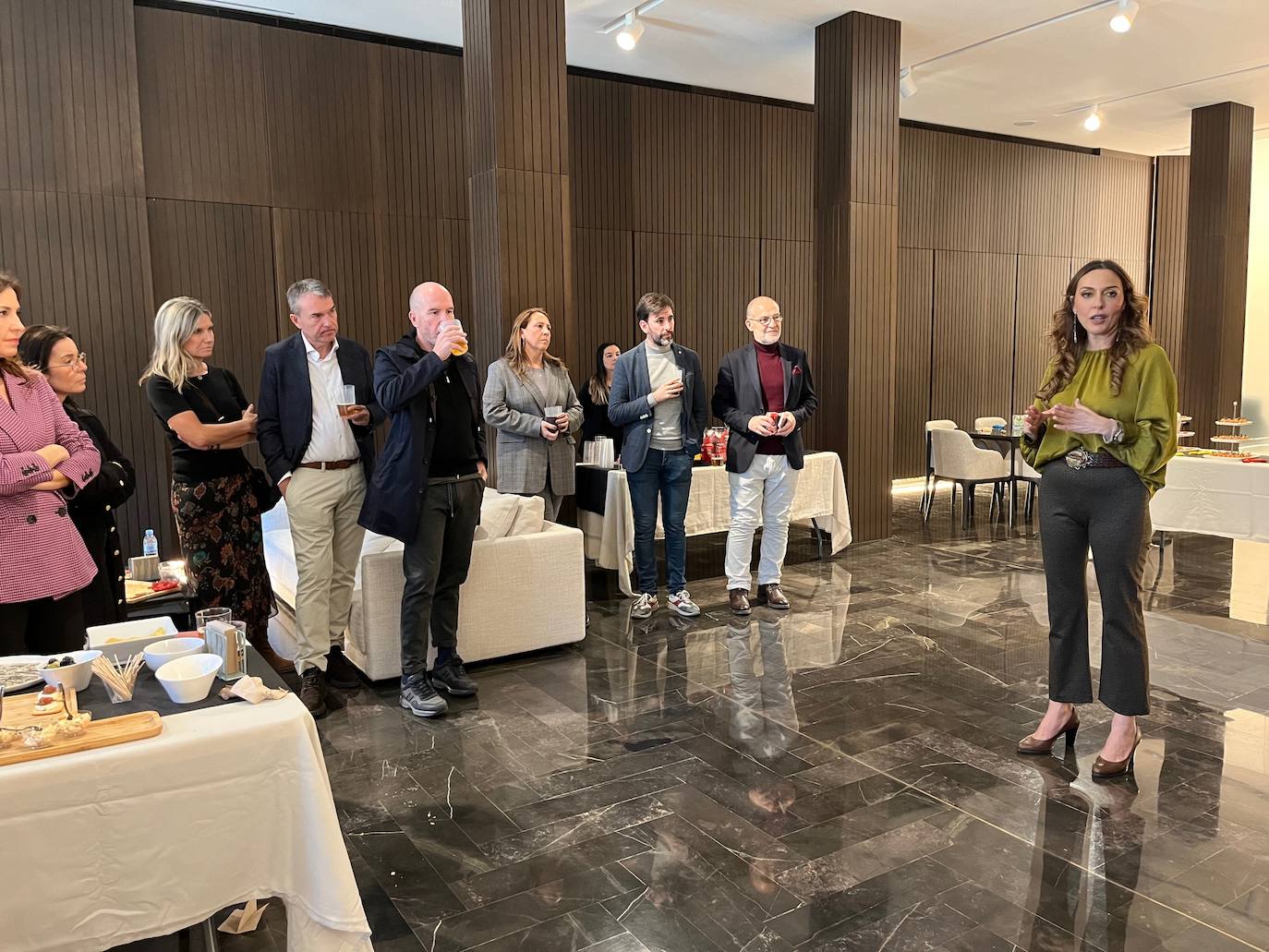 Mascletà organizada por Mónica Duart en el balcón de la familia Remohí.