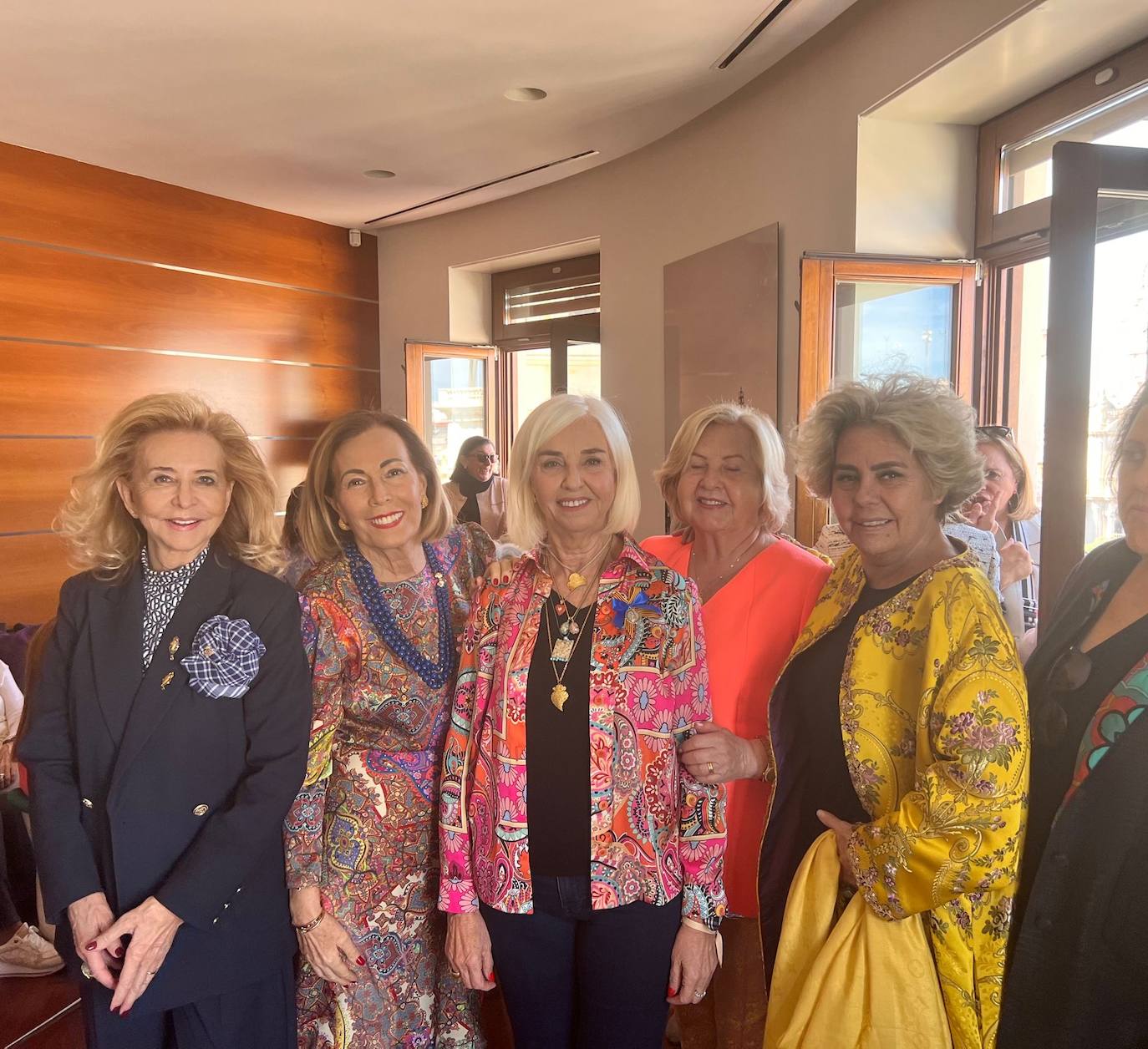 Mayrén Beneyto, Matilde Conesa, Hortensia Herrero, Emilia Segura y Marta de Diego.