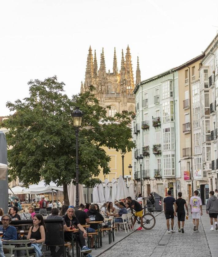 Imagen secundaria 2 - Paseo del Espolón y Plaza de la Flora, en Burgos