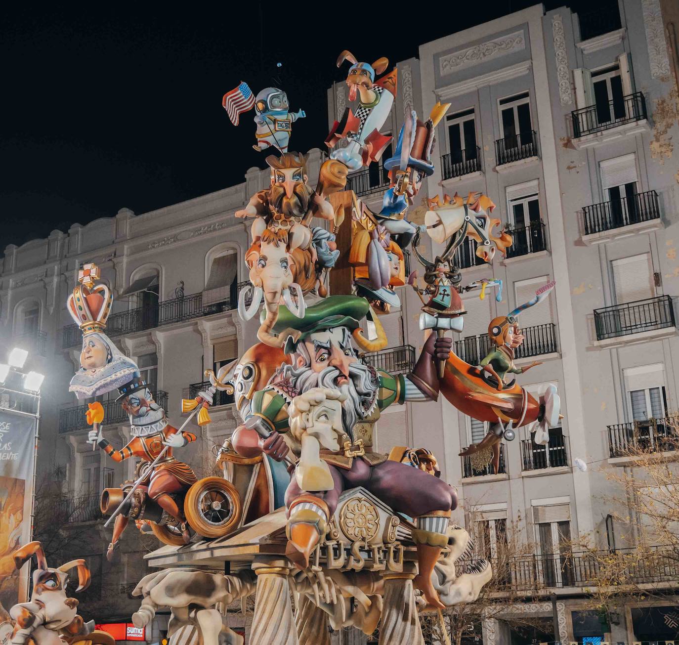 Fotos: así es la falla de Reino de Valencia en 2024