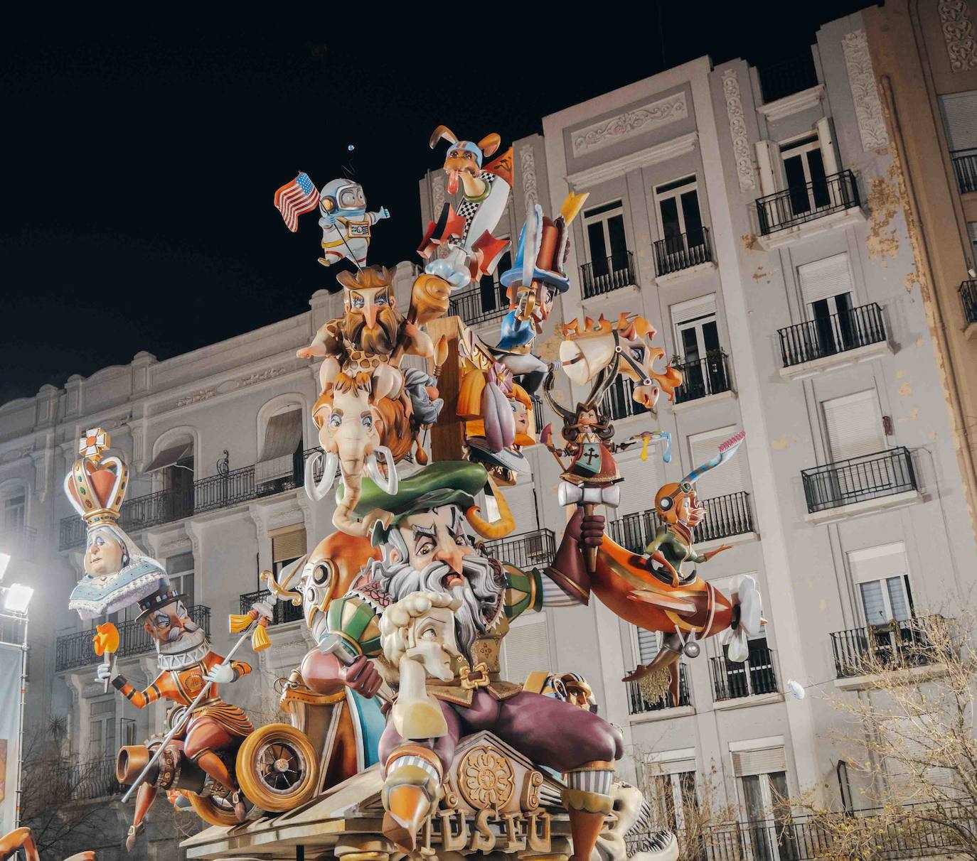 Fotos: así es la falla de Reino de Valencia en 2024