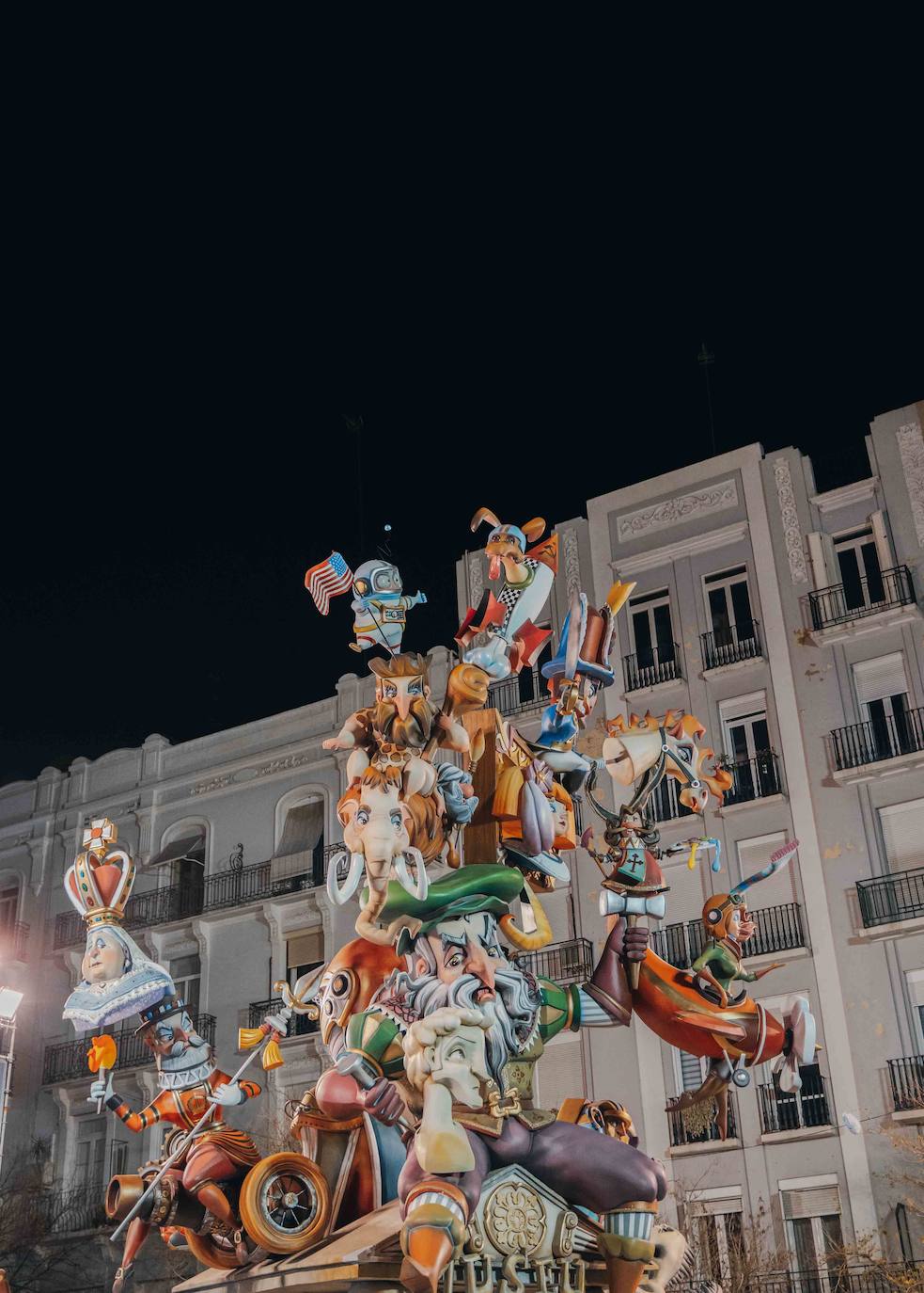 Fotos: así es la falla de Reino de Valencia en 2024