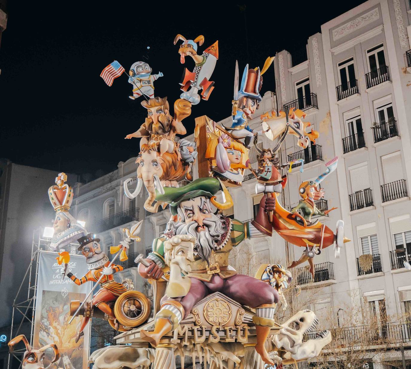 Fotos: así es la falla de Reino de Valencia en 2024