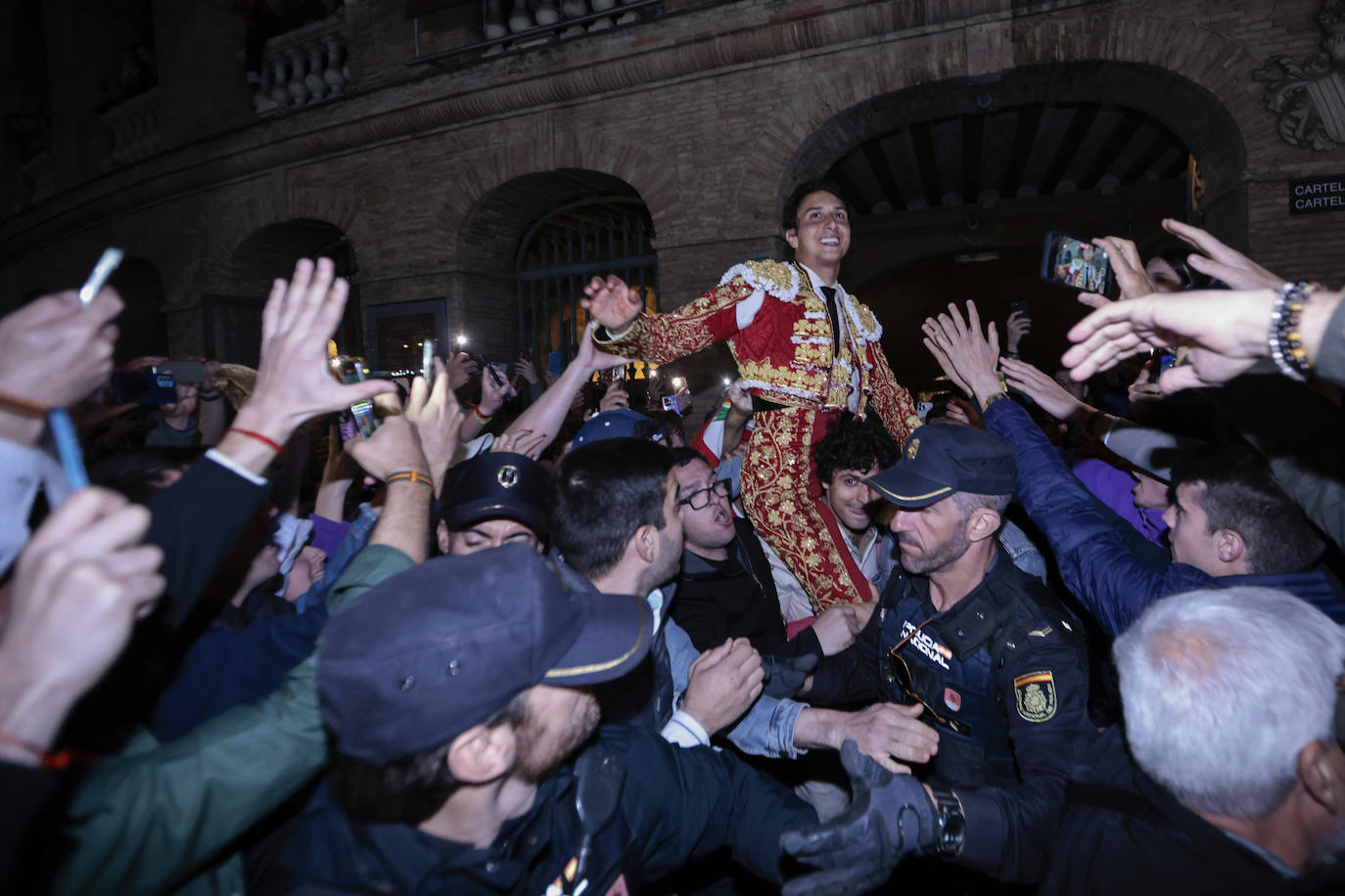 Fotos de la corrida de toros de la Feria de Fallas del 17 de marzo