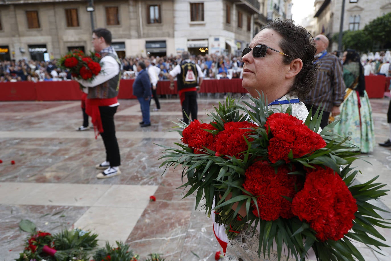 Búscate en la Ofrenda de las Fallas 2024: domingo 17 de marzo