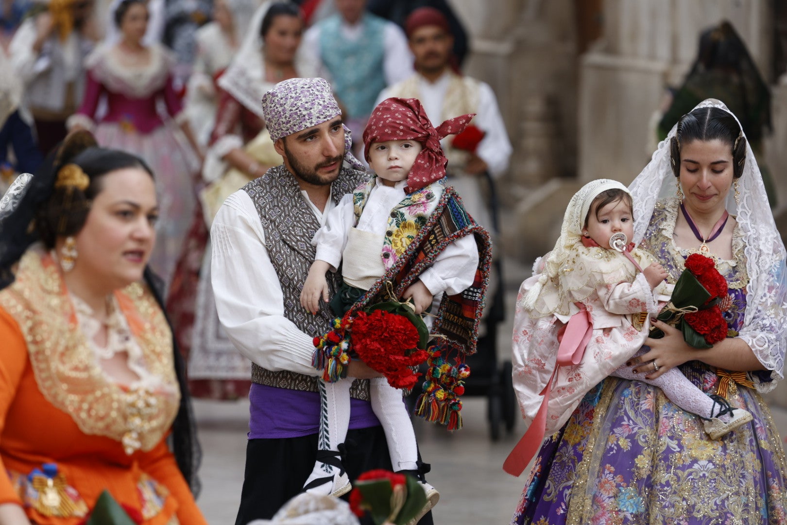 Búscate en la Ofrenda de las Fallas 2024: domingo 17 de marzo