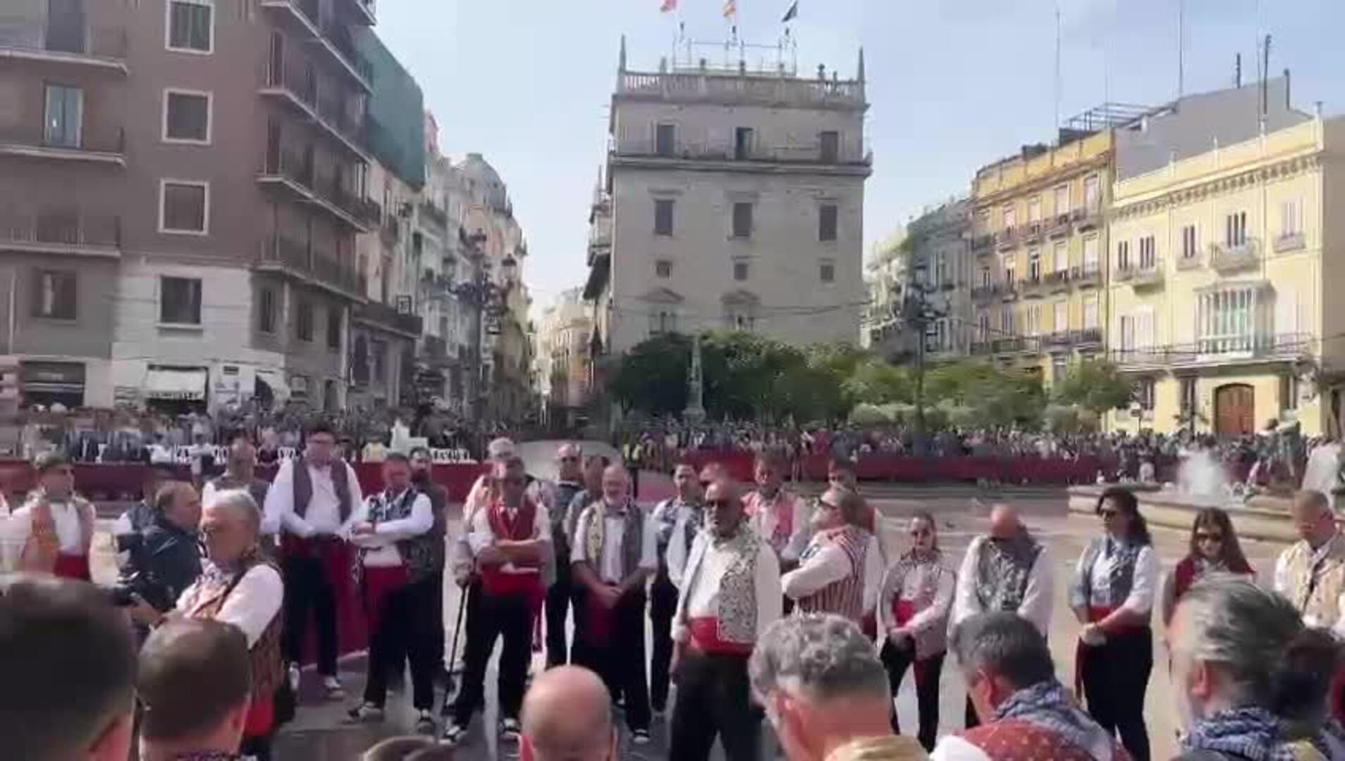 La Ofrenda arranca con un minuto de silencio