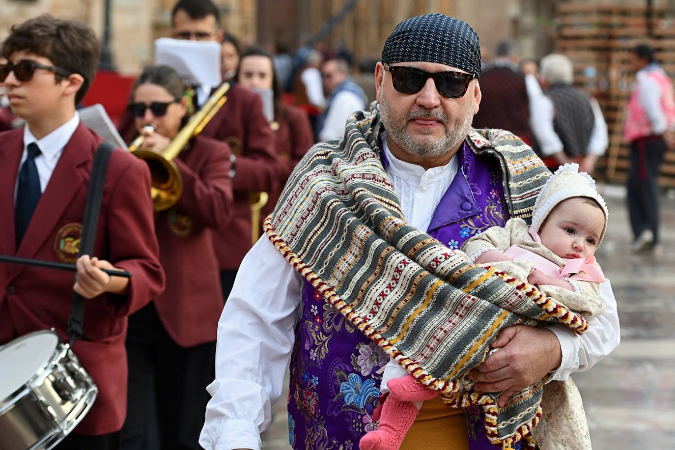 Búscate en la Ofrenda de las Fallas 2024: domingo 17 de marzo