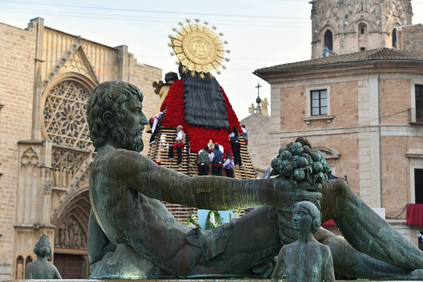 Búscate en la Ofrenda de las Fallas 2024: domingo 17 de marzo