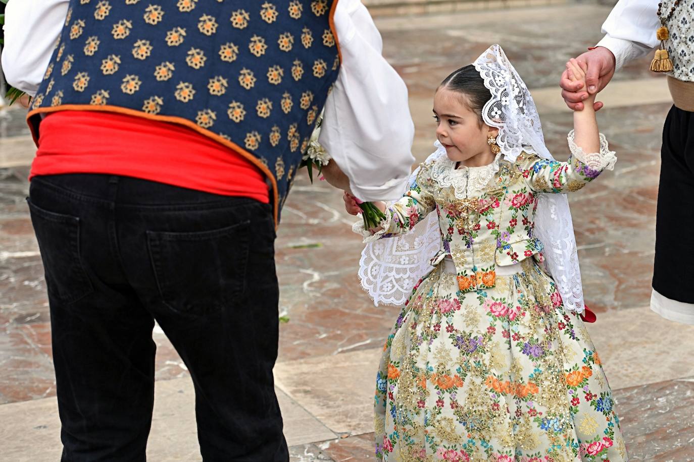 Búscate en la Ofrenda de las Fallas 2024: domingo 17 de marzo