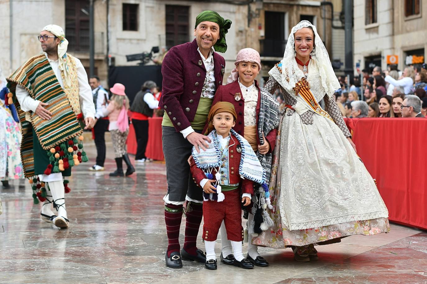 Búscate en la Ofrenda de las Fallas 2024: domingo 17 de marzo