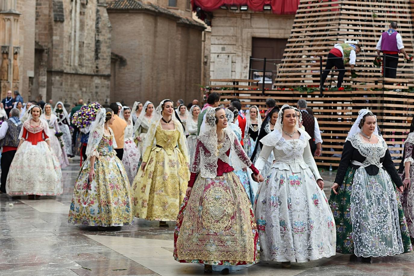 Búscate en la Ofrenda de las Fallas 2024: domingo 17 de marzo