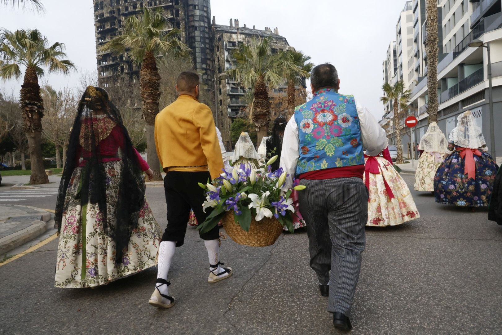 Ofrenda a las víctimas del incendio de Campanar